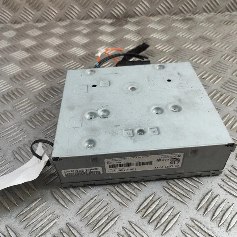 Radio/CD/DVD atskaņotājs/navigācija 4G0035061