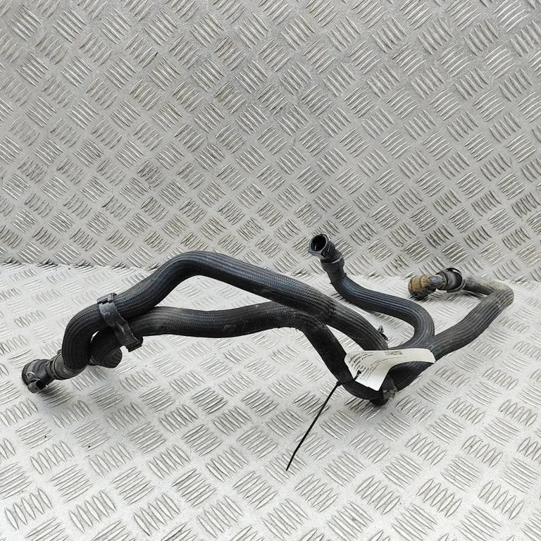 Motora dzesēšanas caurule (-es)/šļūtene (-es) 9857714980