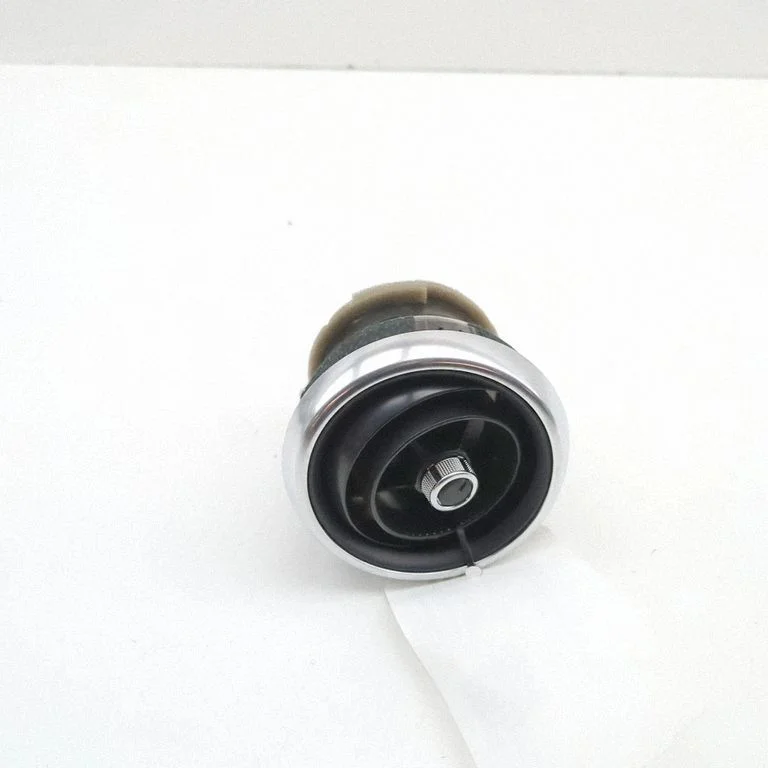 Kratka nawiewu szyby D09W64730