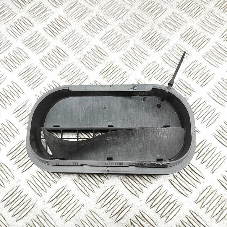 Ventilatsioonirest 6R0819465C