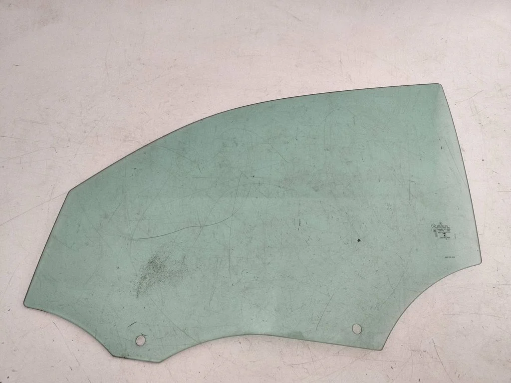 Front door window glass four-door – Mercedes-Benz GLB X247 (2019-2025)