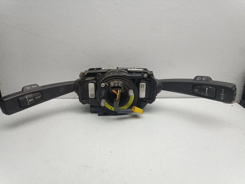 Wiper turn signal indicator stalk/switch – Volvo XC60 (2009-2013)
