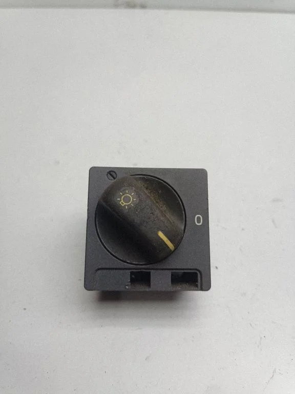 Light switch – Volvo S70 V70 V70 XC (1997-2000)