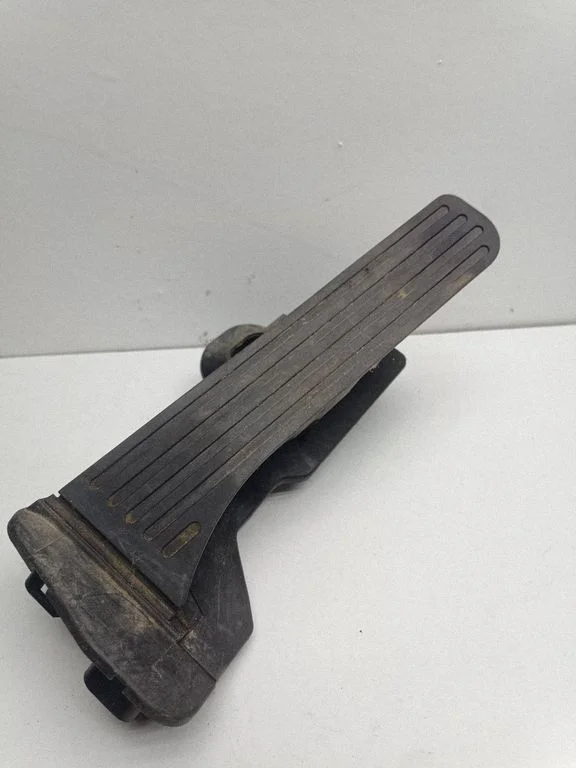 Accelerator throttle pedal 6PV01104005