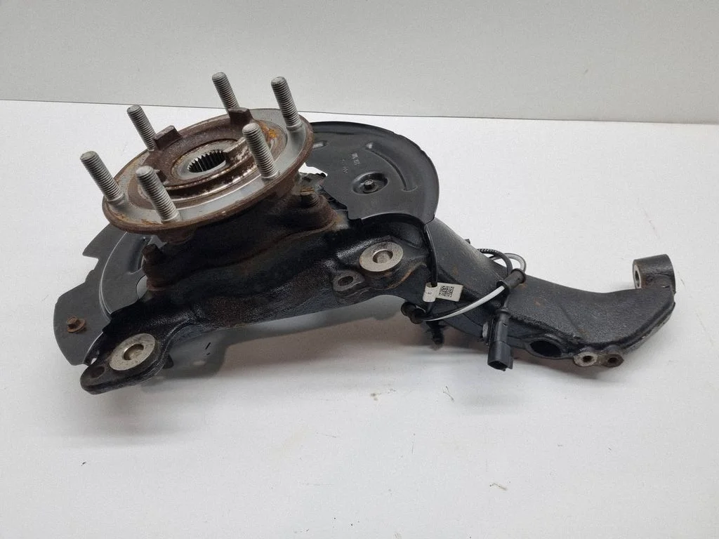 Front wheel hub
