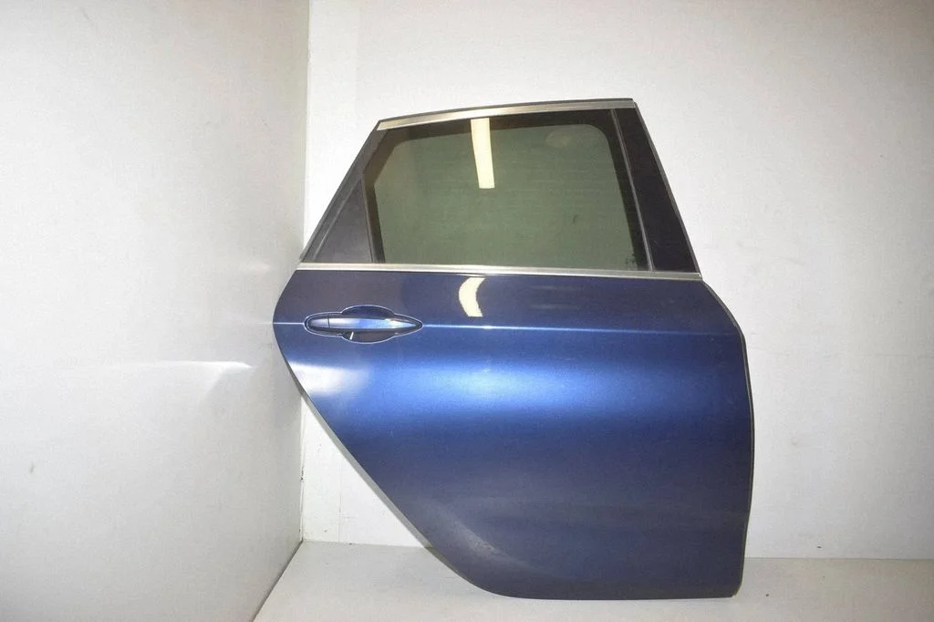 Rear door – rear right