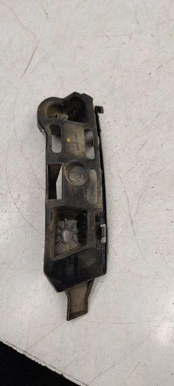 Rear bumper mounting bracket 3V5807394A
