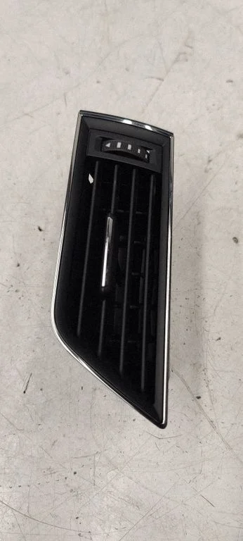 Armatuurlaua külje õhutusresti kate – Skoda Superb B8 (3V) (2015-2024)