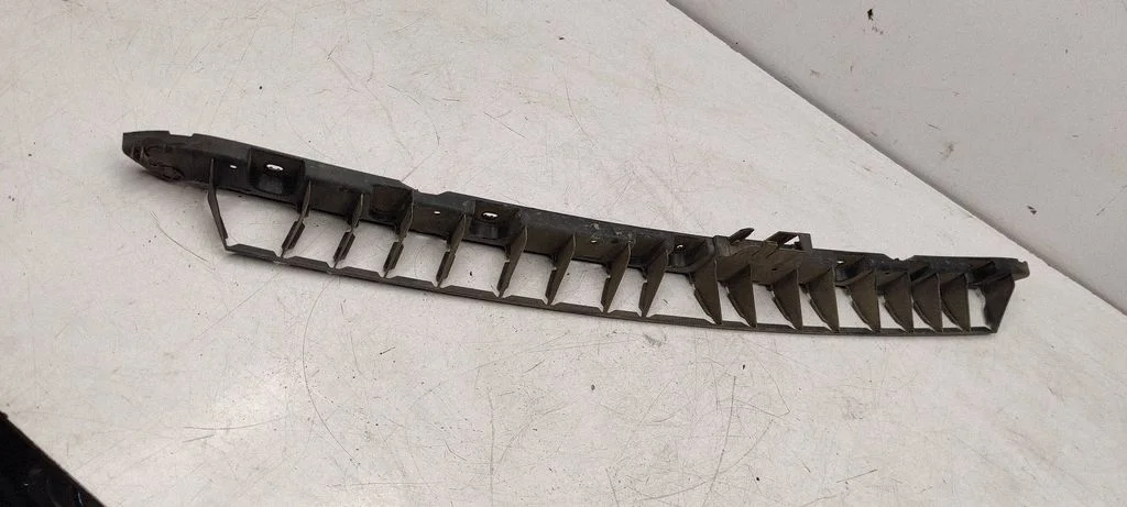 Rear bumper mounting bracket 3V5807863
