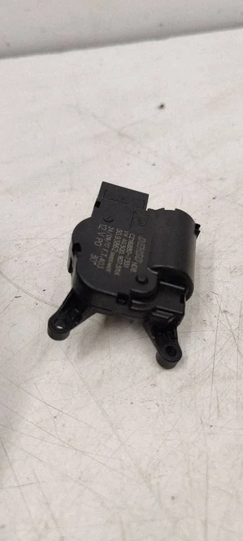 Air flap motor/actuator 5Q0907511K