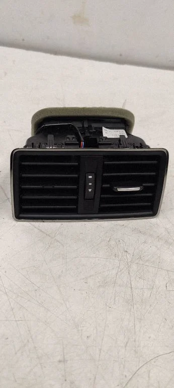 Rear air vent grill – Skoda Superb B8 (3V) (2015-2024)