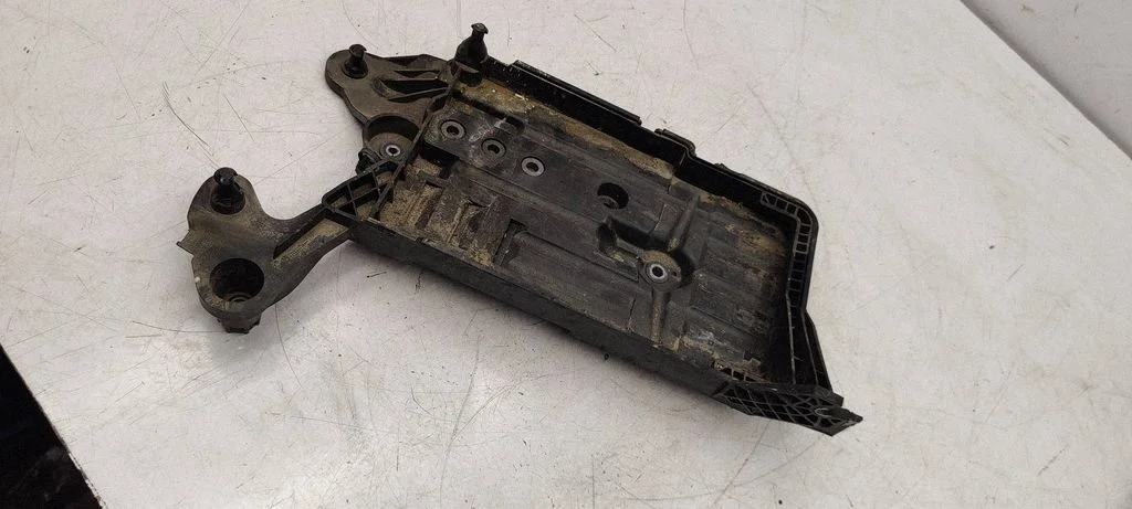 Battery tray – Skoda Superb B8 (3V) (2015-2024)