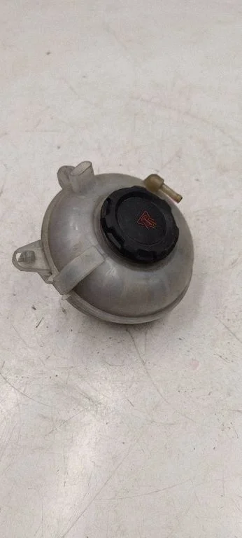 Coolant expansion tank/reservoir 5Q0121407M