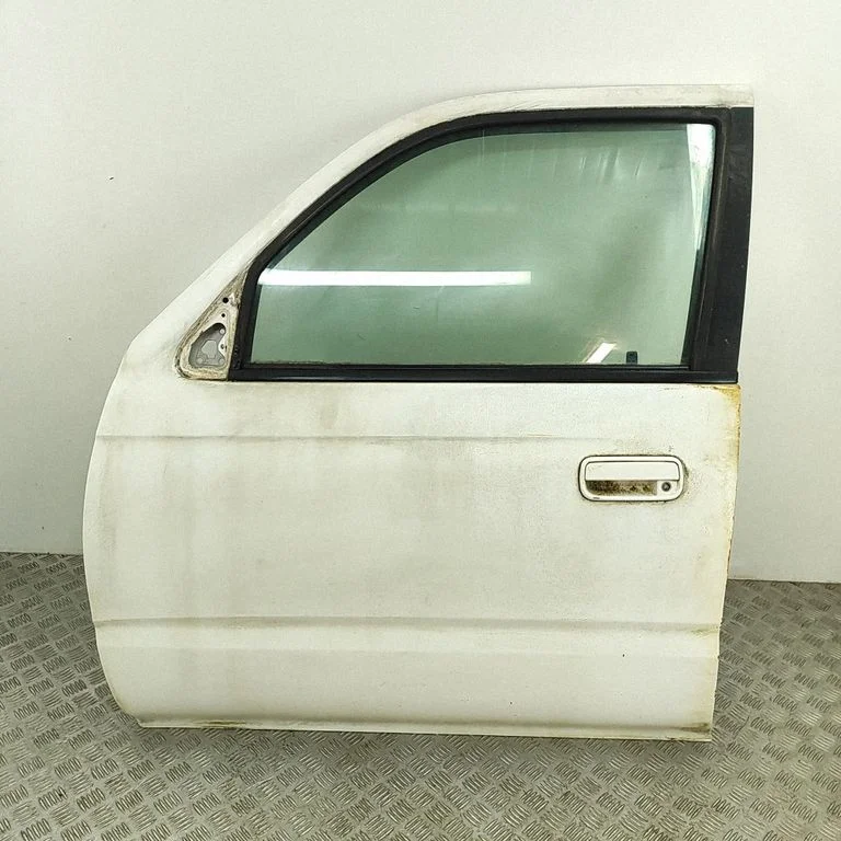 Priekšējās durvis 6700235540