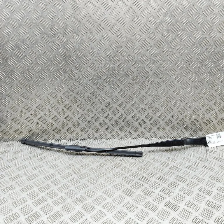 Windshield/front glass wiper blade 11437408