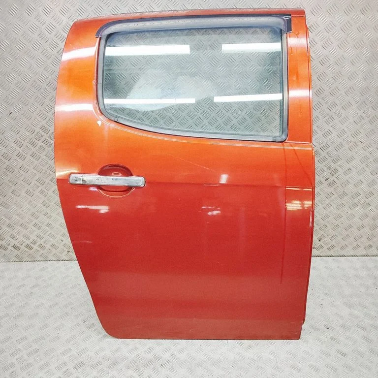 Aizmugurējās durvis 8981082185