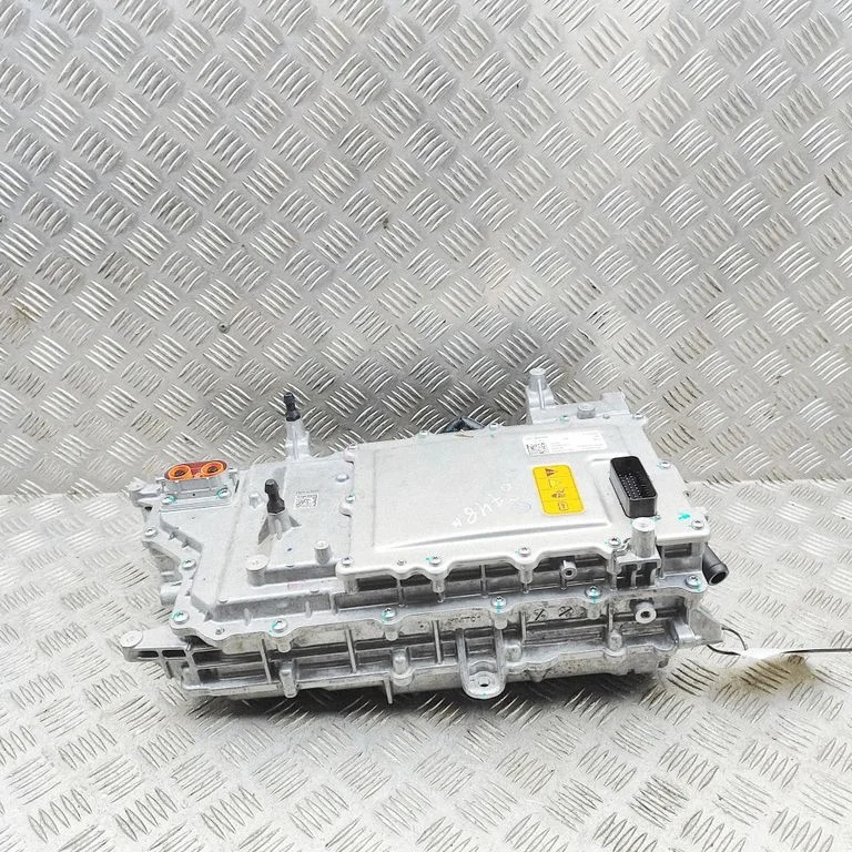 Voltage converter inverter 554422846