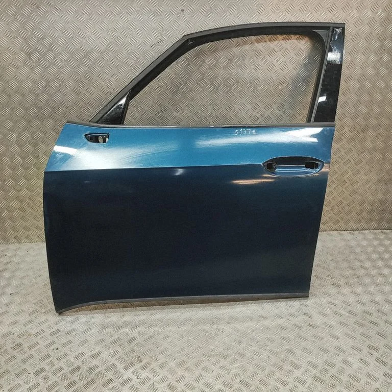 Priekšējās durvis 10A831311A