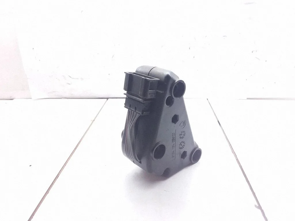 Sound amplifier – Volkswagen Jetta V (2005-2010)