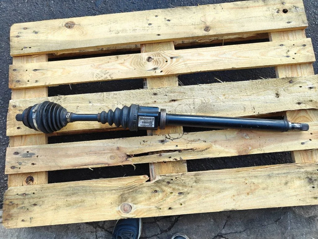 Front driveshaft P9181534