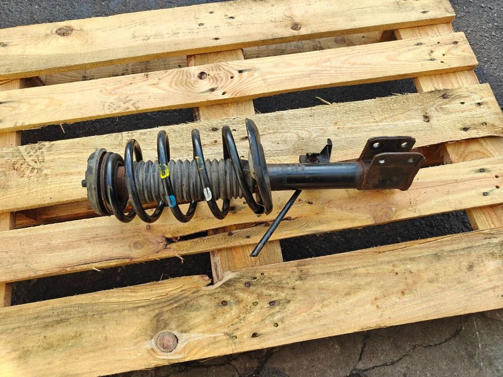 Front shock absorber with coil spring – Citroen C4 Grand Picasso (2007-2013)