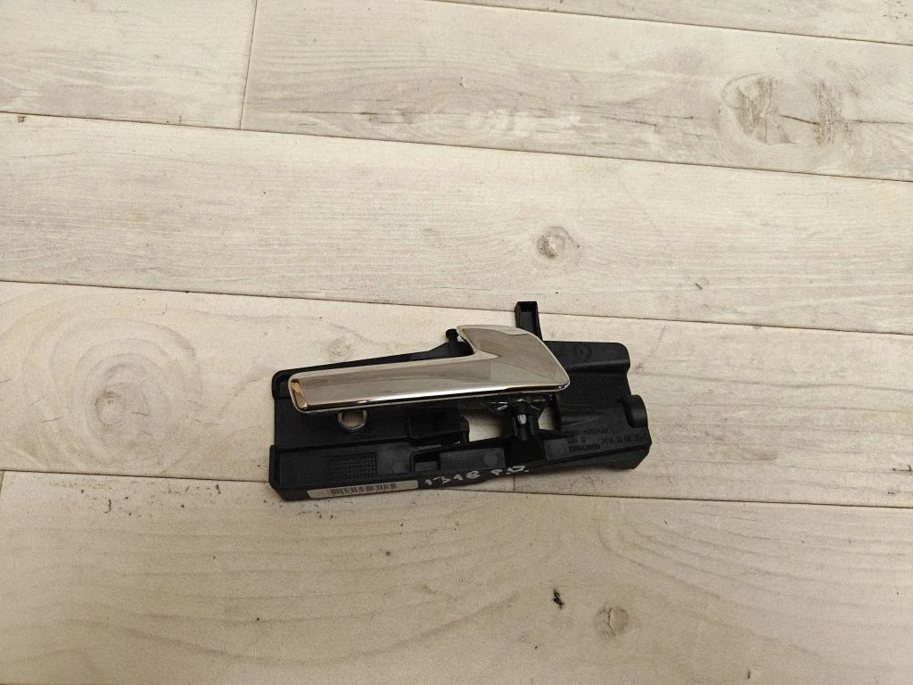 Front door interior handle