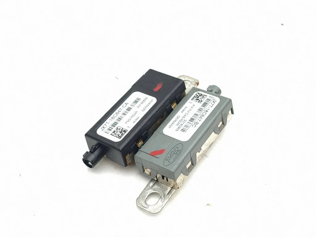 Antenas pastiprinātājs JX7T18C847CA