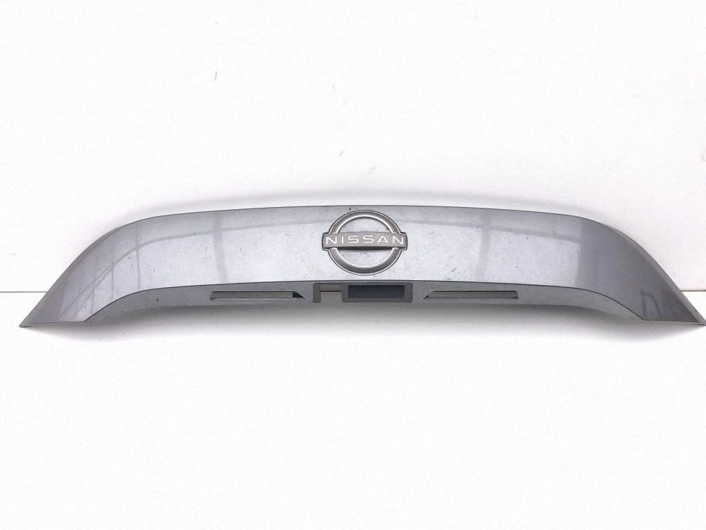Tailgate trim 908106PA0A