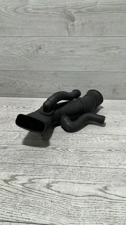 Air intake duct part – BMW 5 Series E39 (1996-2003)
