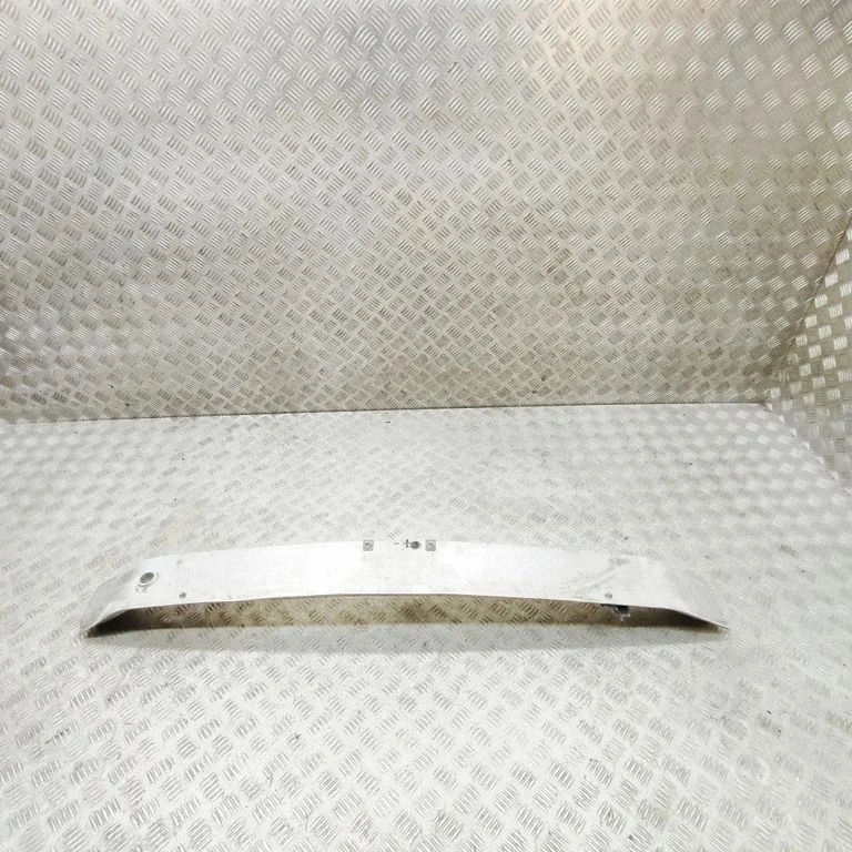Priekšējā bampera šķērssija A1776202800