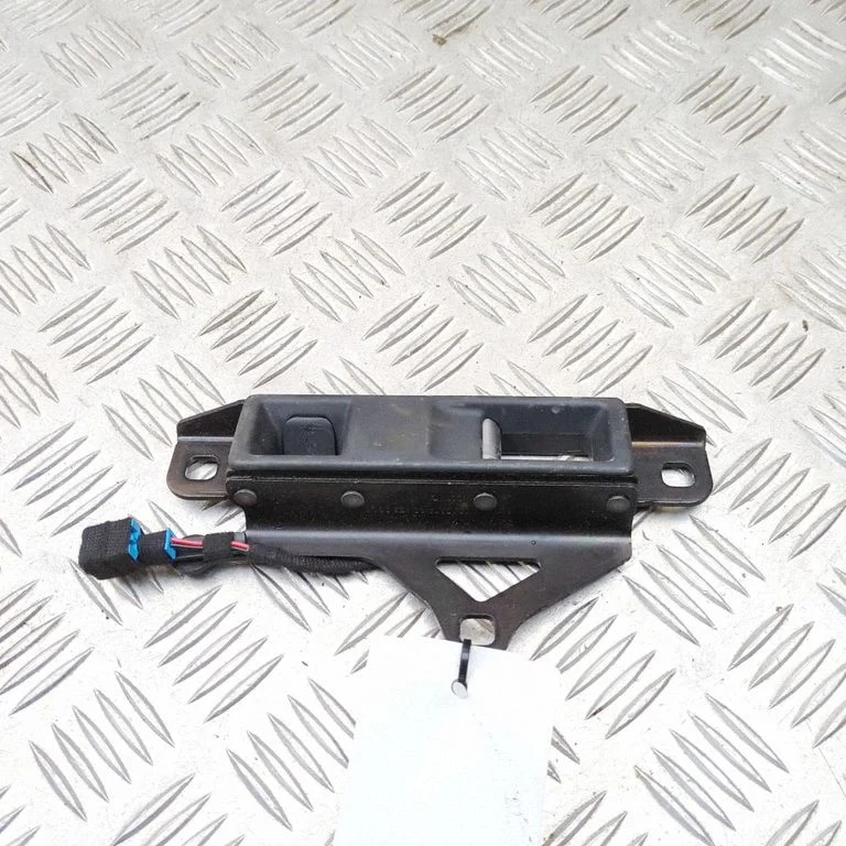 Convertible roof lock/latch – Mercedes-Benz E-Class W238 (2017-)