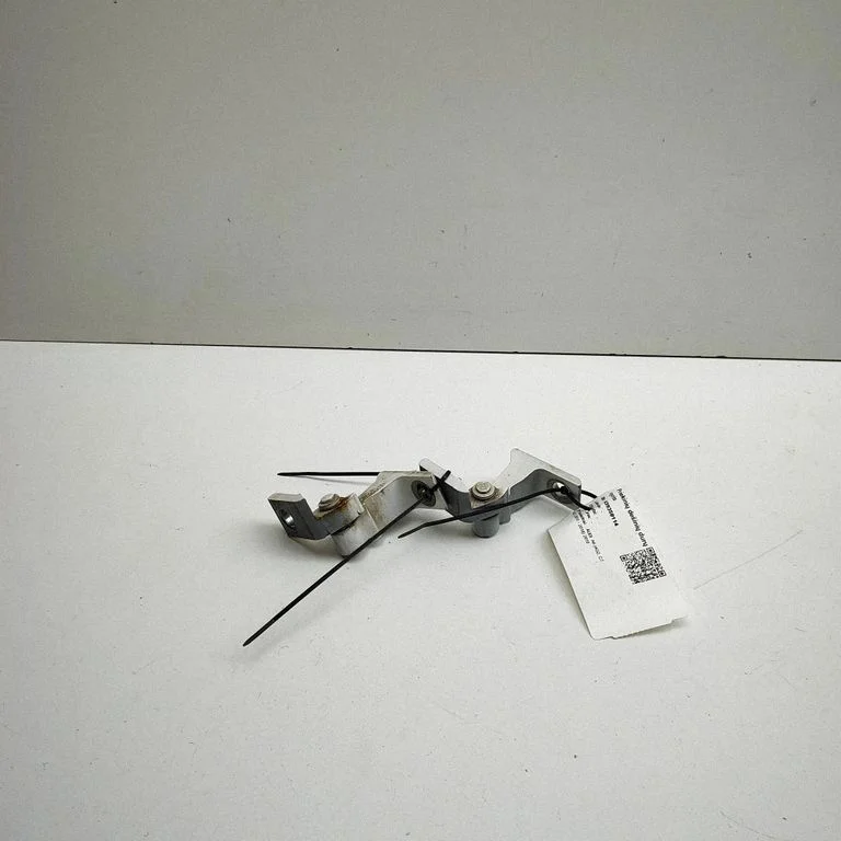 Priekšējā augšējā eņģe