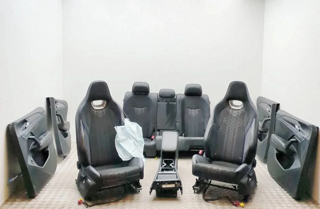 Interior set 571881805AA