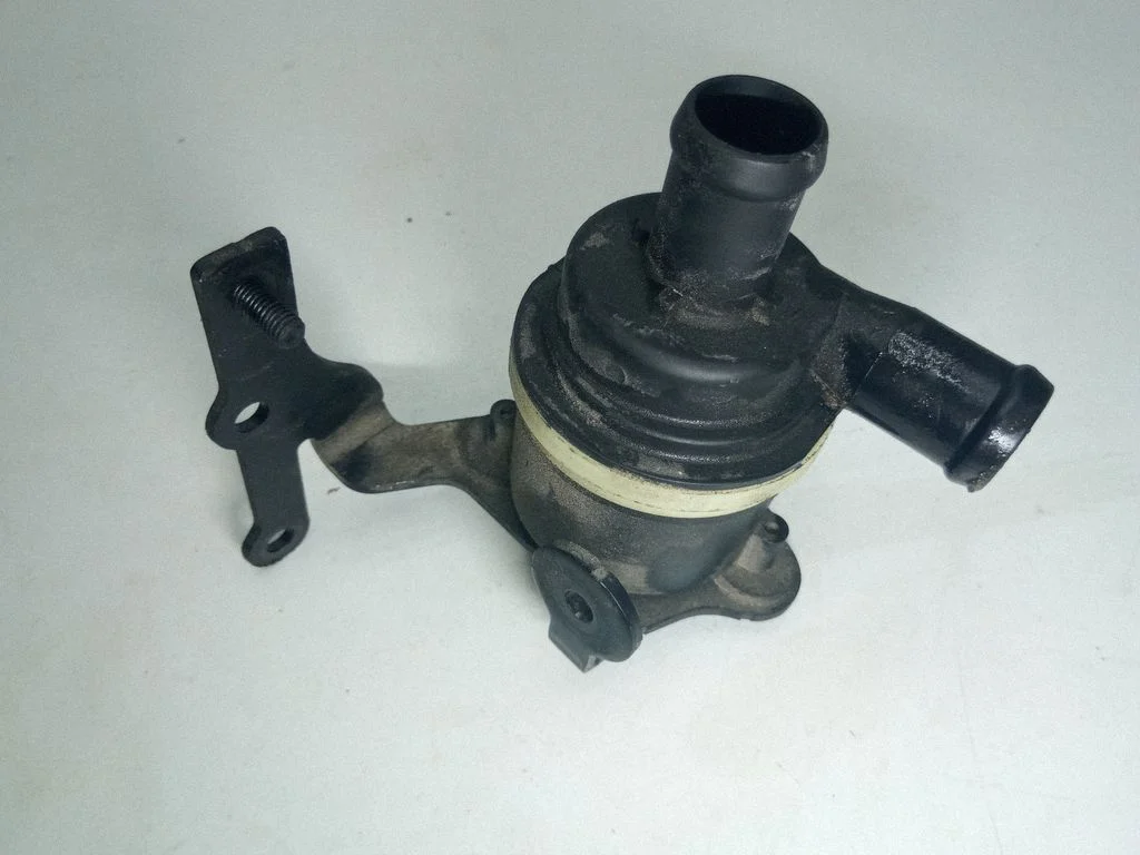 Elektriline lisatsirkulatsioonipump – Porsche Cayenne (92A) (2010-2017)