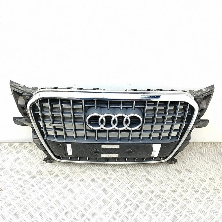 Front grill 8R0853651S