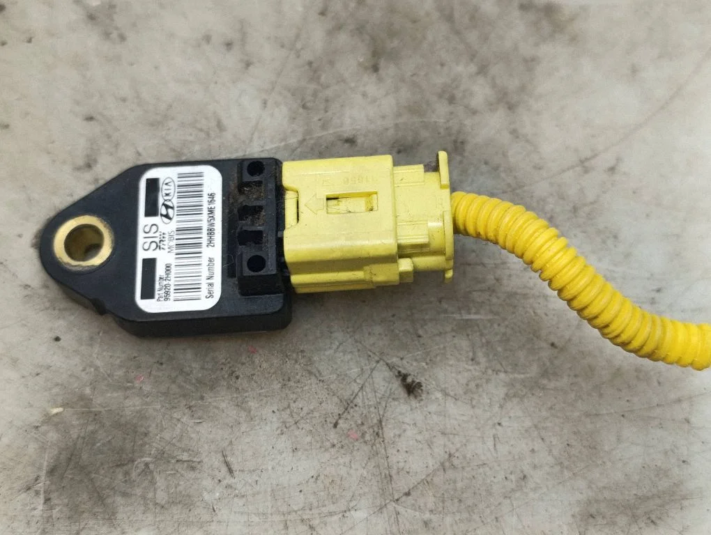 Airbag deployment crash/impact sensor – KIA Ceed (2006-2012)