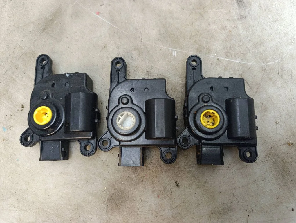 Gaisa aizvara motoriņš/aktuators D267AN6AA