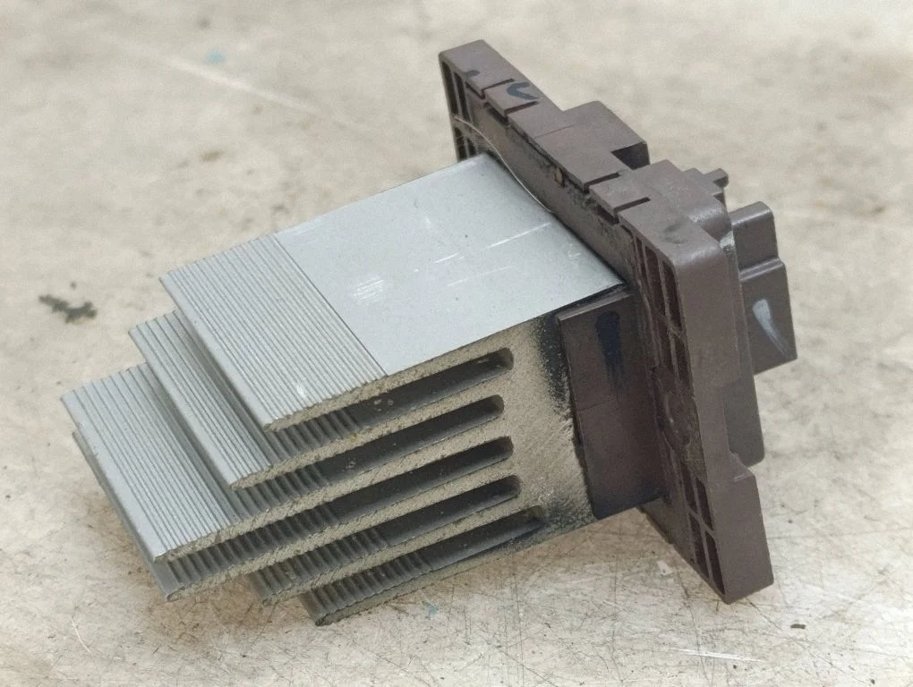 Heater blower motor/fan resistor – KIA Ceed (2006-2012)