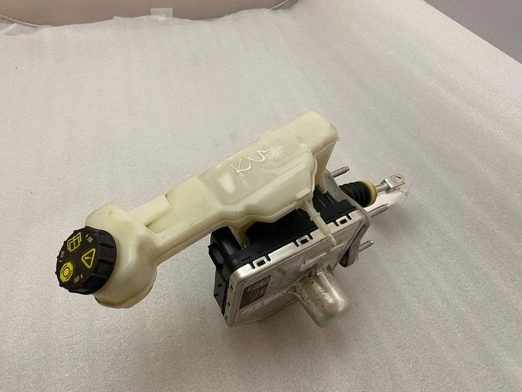 Master brake cylinder LX6C2D335MD