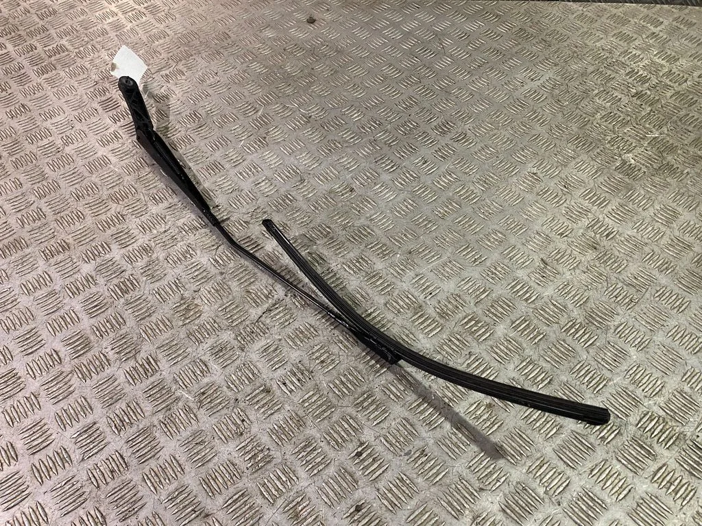 Front wiper blade arm 8R1955408B