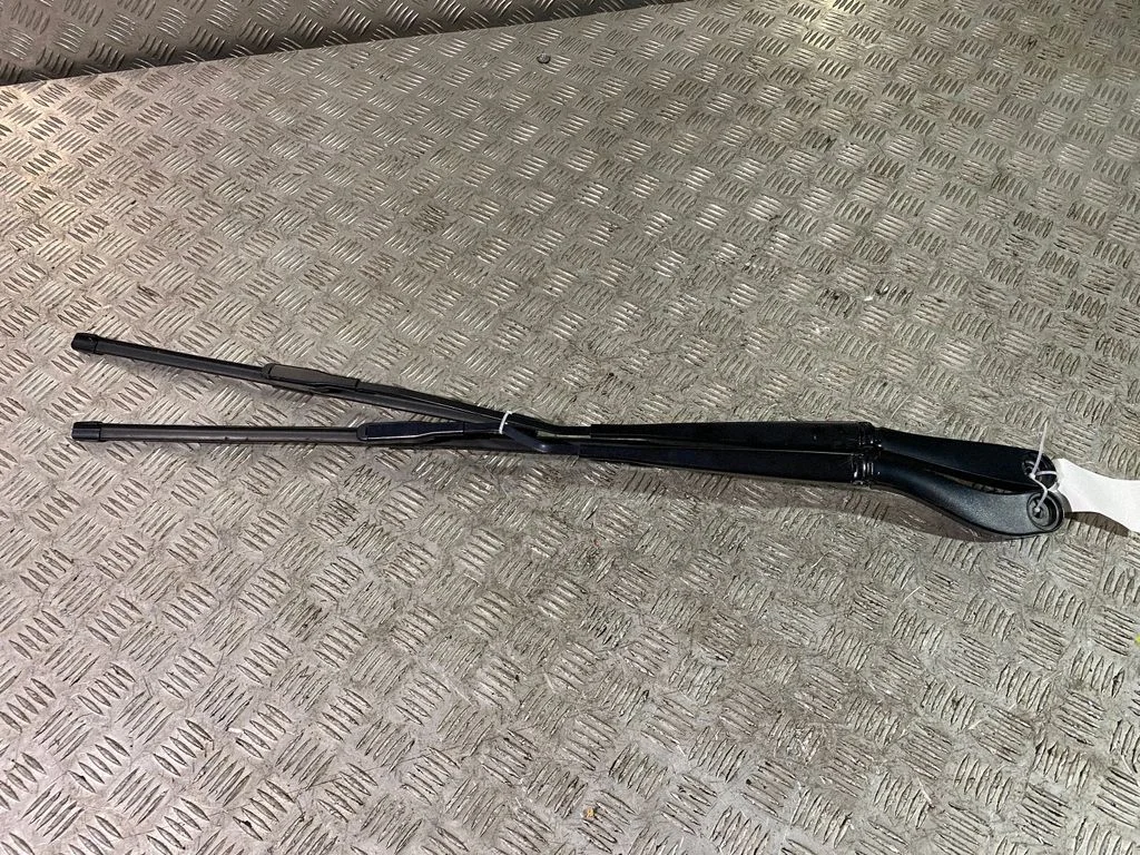 Front wiper blade arm LJ6B17527AA