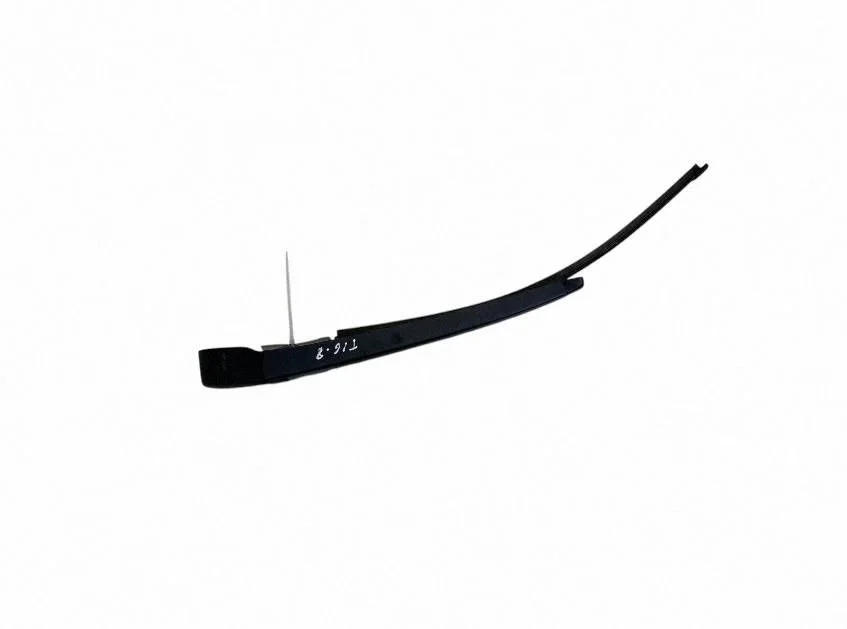 Rear wiper blade arm
