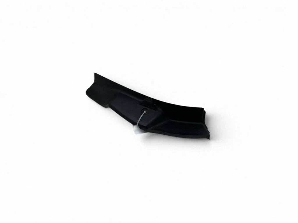 Rear/tail light trim molding A2136900702