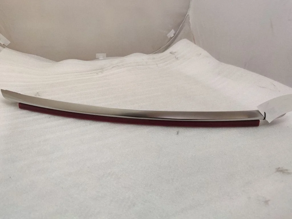 Rear tail light reflector 87310F11