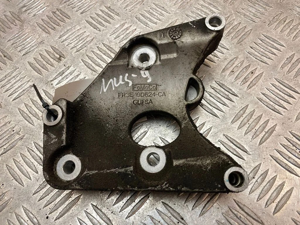 A/C compressor mount bracket FR3E19D624CA