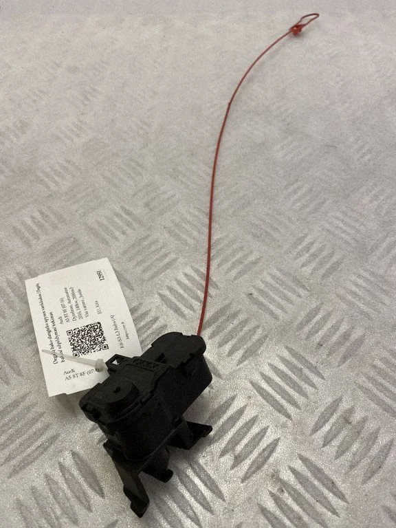 Fuel tank cap lock – Audi A5 Sportback 8TA (2009-2016)