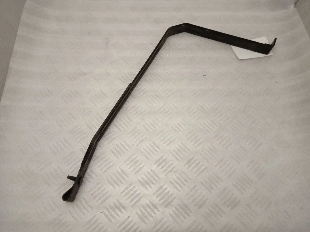 Fuel tank mounting bracket FR3C9055AC