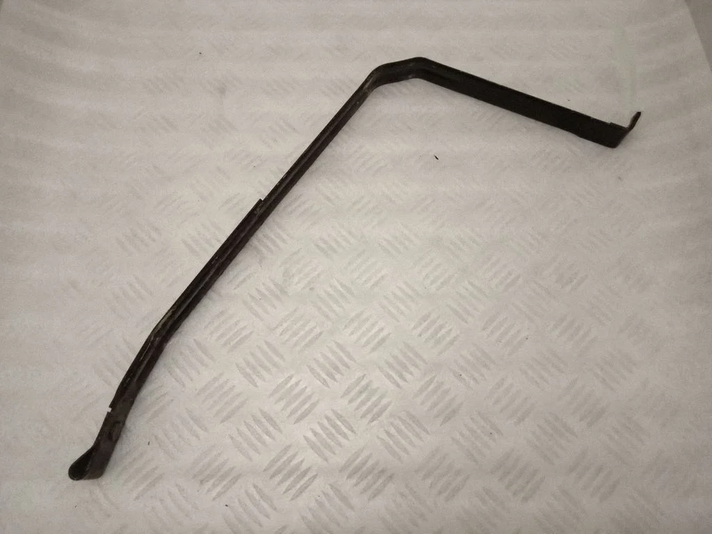 Fuel tank mounting bracket FR3C9055AC