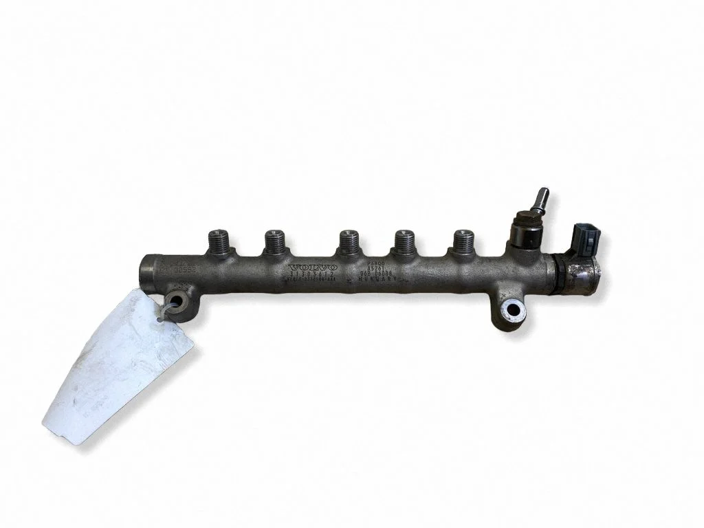 Fuel main line pipe 31303612