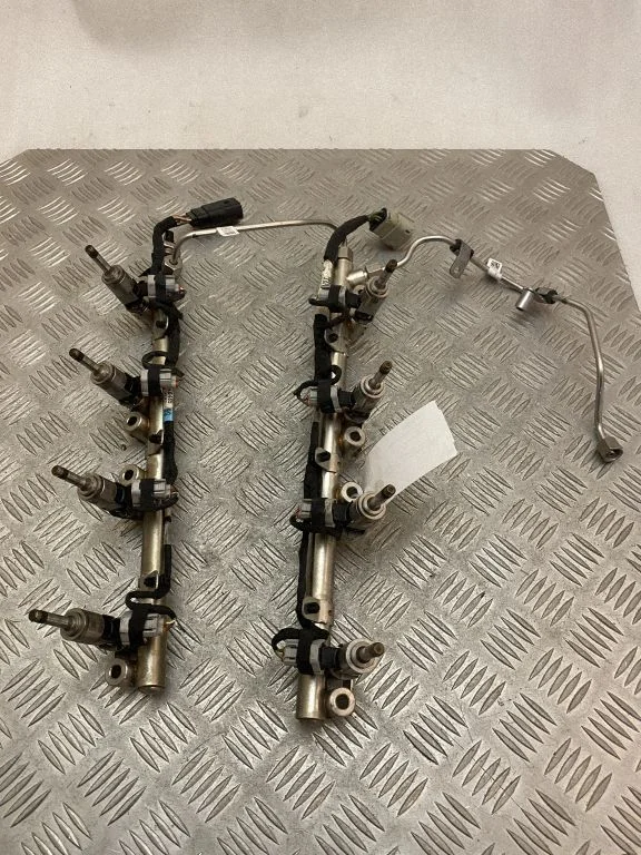 Pihustite (düüside) komplekt JR3E9G929BB